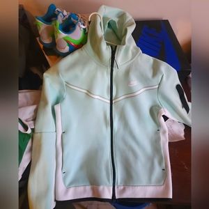 COPY - Nike Sportswear Tech Fleece Full Zip Hoodie Size LG mint CU4489-379 worn…